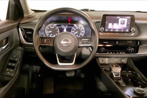 More photos of 2021 Nissan Rogue SV at Cable Dahmer Kia of Lee's Summit, MO