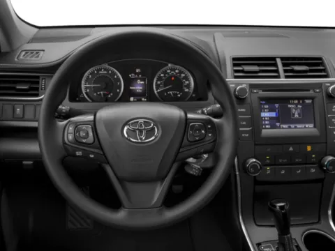 More photos of 2016 Toyota Camry SE at Cable Dahmer Kia of Lee's Summit, MO