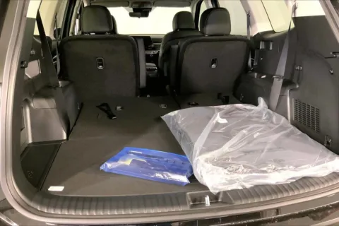 More photos of 2025 Kia Telluride S at Cable Dahmer Kia of Lee's Summit, MO