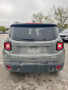 More photos of 2022 Jeep Renegade Latitude at Cable Dahmer Kia of Lee's Summit, MO
