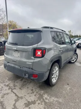 More photos of 2022 Jeep Renegade Latitude at Cable Dahmer Kia of Lee's Summit, MO