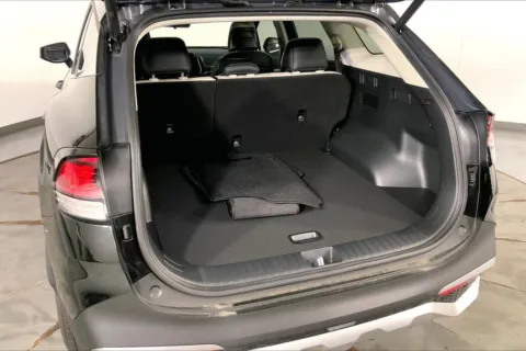 More photos of 2025 Kia Sportage Hybrid EX at Cable Dahmer Kia of Lee's Summit, MO