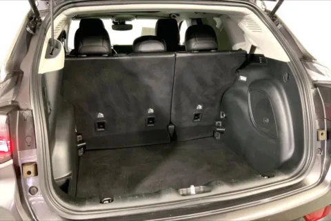 More photos of 2022 Jeep Compass Limited at Cable Dahmer Kia of Lee's Summit, MO