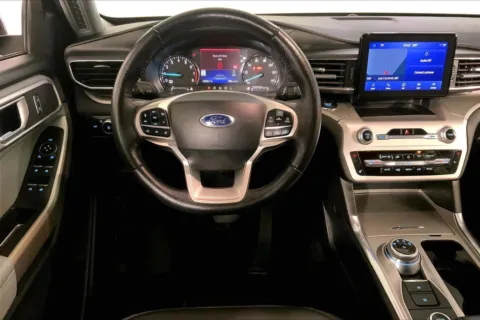 More photos of 2022 Ford Explorer XLT at Cable Dahmer Kia of Lee's Summit, MO