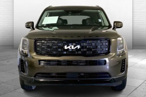 Photos of 2022 Kia Telluride EX for sale in Lee's Summit, MO at Cable Dahmer Kia of Lee's Summit