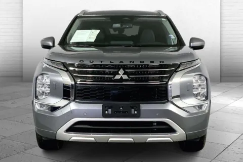 Photos of 2024 Mitsubishi Outlander SEL for sale in Lee's Summit, MO at Cable Dahmer Kia of Lee's Summit