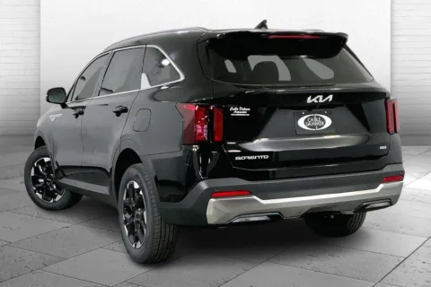 Another view of 2026 Kia Sorento S for sale in Lee's Summit, MO at Cable Dahmer Kia of Lee's Summit