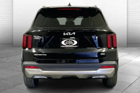 More photos of 2026 Kia Sorento S at Cable Dahmer Kia of Lee's Summit, MO