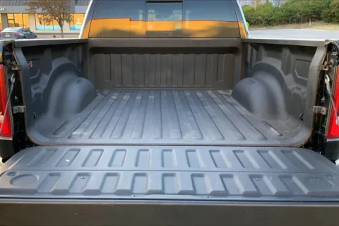 More photos of 2021 RAM 1500 Laramie Crew Cab 4x4 5'7' Box at Cable Dahmer Chrysler Dodge Jeep Ram of Kansas City, MO