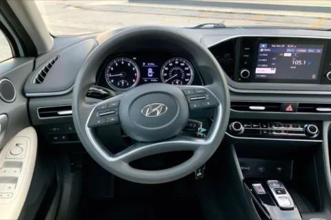 More photos of 2023 Hyundai Sonata SE at Cable Dahmer Chrysler Dodge Jeep Ram of Kansas City, MO