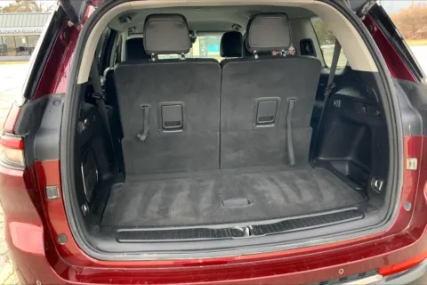 More photos of 2022 Jeep Grand Cherokee L Limited 4x4 at Cable Dahmer Chrysler Dodge Jeep Ram of Kansas City, MO