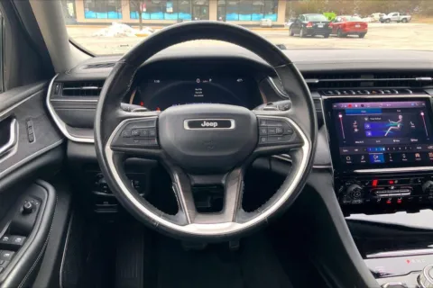 More photos of 2022 Jeep Grand Cherokee L Limited 4x4 at Cable Dahmer Chrysler Dodge Jeep Ram of Kansas City, MO