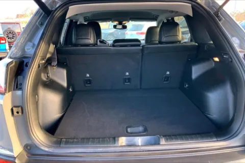 More photos of 2022 Jeep Cherokee Latitude Lux 4x4 at Cable Dahmer Chrysler Dodge Jeep Ram of Kansas City, MO