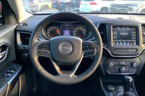 More photos of 2022 Jeep Cherokee Latitude Lux 4x4 at Cable Dahmer Chrysler Dodge Jeep Ram of Kansas City, MO