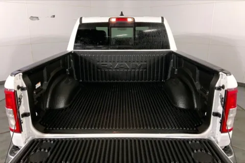 More photos of 2022 RAM 1500 Big Horn Crew Cab 4x4 5'7' Box at Cable Dahmer Chrysler Dodge Jeep Ram of Kansas City, MO