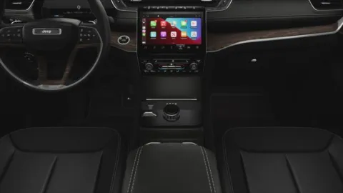 More photos of 2025 Jeep Grand Cherokee GRAND CHEROKEE LIMITED 4X4 at Cable Dahmer Chrysler Dodge Jeep Ram of Kansas City, MO