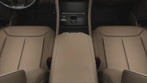 More photos of 2025 Jeep Grand Cherokee GRAND CHEROKEE LIMITED 4X4 at Cable Dahmer Chrysler Dodge Jeep Ram of Kansas City, MO