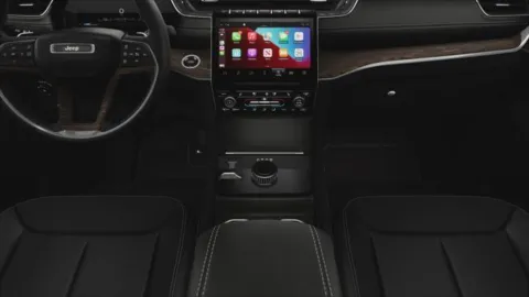 More photos of 2025 Jeep Grand Cherokee GRAND CHEROKEE L LIMITED 4X4 at Cable Dahmer Chrysler Dodge Jeep Ram of Kansas City, MO