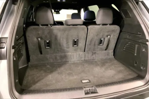 More photos of 2025 Chevrolet Traverse FWD LT at Cable Dahmer Chrysler Dodge Jeep Ram of Kansas City, MO