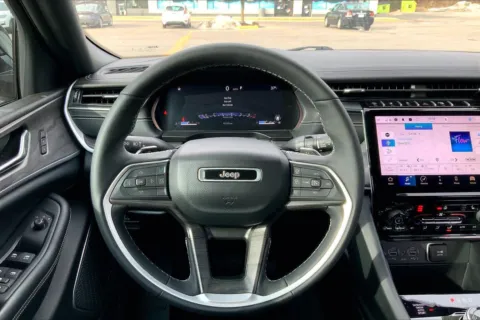 More photos of 2024 Jeep Grand Cherokee Limited 4x4 at Cable Dahmer Chrysler Dodge Jeep Ram of Kansas City, MO