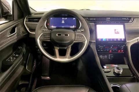 More photos of 2024 Jeep Grand Cherokee Limited 4x4 at Cable Dahmer Chrysler Dodge Jeep Ram of Kansas City, MO