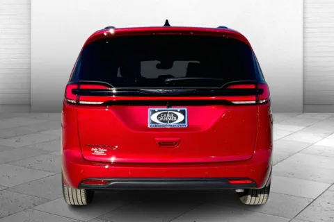 More photos of 2026 Chrysler Pacifica PACIFICA SELECT at Cable Dahmer Chrysler Dodge Jeep Ram of Kansas City, MO