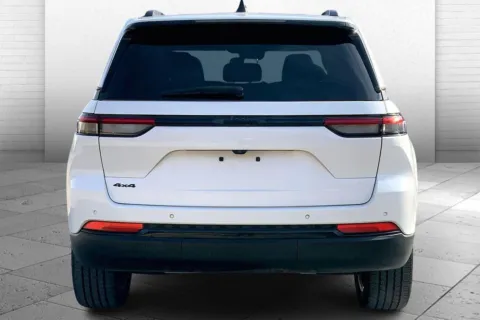 Another view of 2023 Jeep Grand Cherokee Altitude 4x4 for sale in Kansas City, MO at Cable Dahmer Chrysler Dodge Jeep Ram of Kansas City