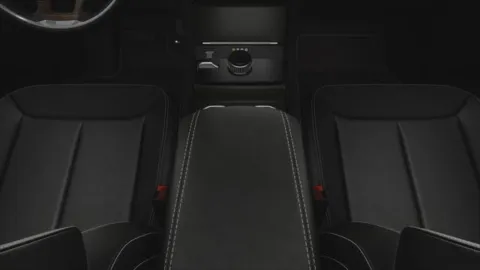 More photos of 2025 Jeep Grand Cherokee GRAND CHEROKEE LIMITED 4X4 at Cable Dahmer Chrysler Dodge Jeep Ram of Kansas City, MO