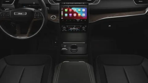 More photos of 2025 Jeep Grand Cherokee GRAND CHEROKEE LIMITED 4X4 at Cable Dahmer Chrysler Dodge Jeep Ram of Kansas City, MO