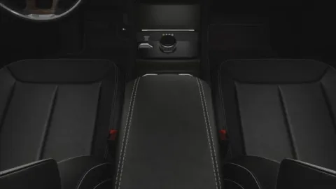 More photos of 2025 Jeep Grand Cherokee GRAND CHEROKEE LIMITED 4X4 at Cable Dahmer Chrysler Dodge Jeep Ram of Kansas City, MO