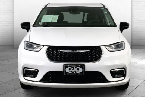 Photos of 2024 Chrysler Pacifica Hybrid Select for sale in Kansas City, MO at Cable Dahmer Chrysler Dodge Jeep Ram of Kansas City