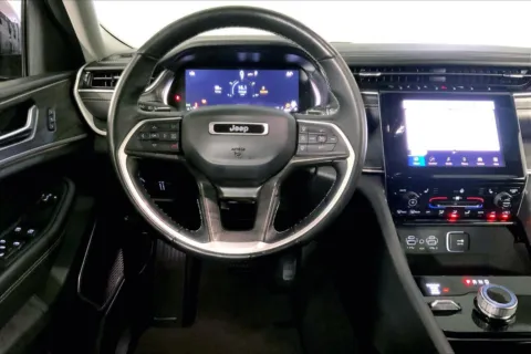 More photos of 2022 Jeep Grand Cherokee Limited 4x4 at Cable Dahmer Chrysler Dodge Jeep Ram of Kansas City, MO