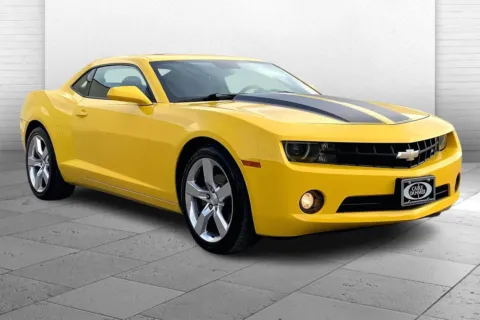 Yellow 2011 Chevrolet Camaro 1LT for sale in Kansas City, MO