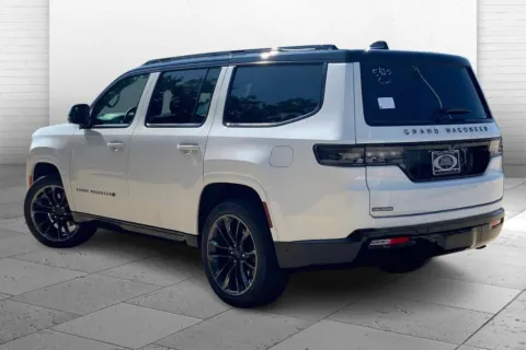 Another view of 2025 Jeep Grand Wagoneer Series III Obsidian for sale in Kansas City, MO at Cable Dahmer Chrysler Dodge Jeep Ram of Kansas City