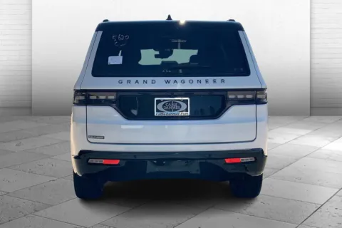 More photos of 2025 Jeep Grand Wagoneer Series III Obsidian at Cable Dahmer Chrysler Dodge Jeep Ram of Kansas City, MO