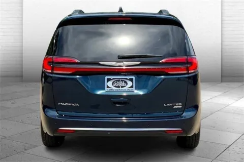 Another view of 2023 Chrysler Pacifica Limited AWD for sale in Kansas City, MO at Cable Dahmer Chrysler Dodge Jeep Ram of Kansas City
