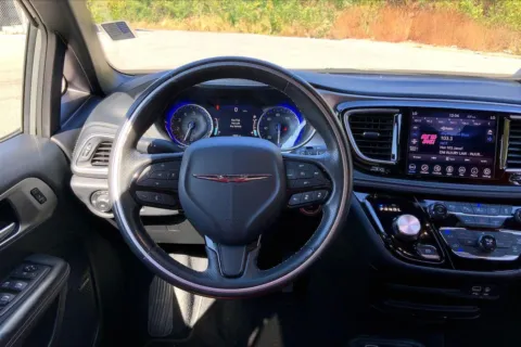 More photos of 2020 Chrysler Pacifica Red S Edition at Cable Dahmer Chrysler Dodge Jeep Ram of Kansas City, MO