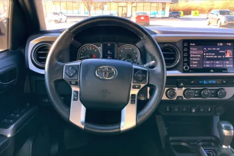 More photos of 2020 Toyota Tacoma Limited at Cable Dahmer Chrysler Dodge Jeep Ram of Kansas City, MO
