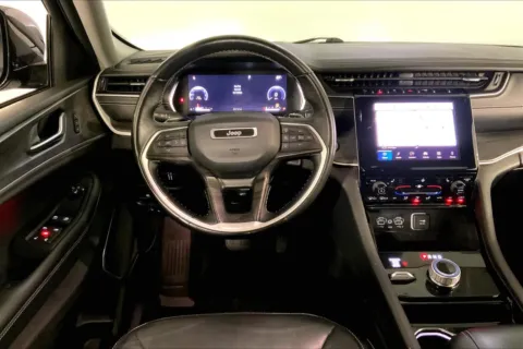 More photos of 2022 Jeep Grand Cherokee Limited 4x4 at Cable Dahmer Chrysler Dodge Jeep Ram of Kansas City, MO