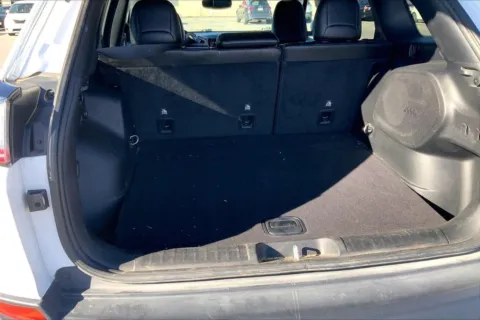 More photos of 2020 Jeep Cherokee Limited 4X4 at Cable Dahmer Chrysler Dodge Jeep Ram of Kansas City, MO