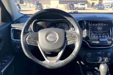 More photos of 2020 Jeep Cherokee Limited 4X4 at Cable Dahmer Chrysler Dodge Jeep Ram of Kansas City, MO