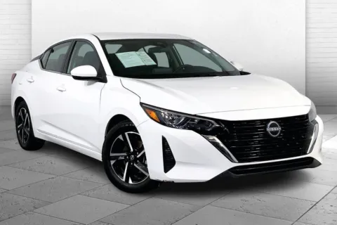 White 2024 Nissan Sentra SV Xtronic CVT for sale in Kansas City, MO