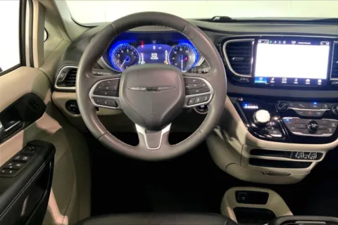 More photos of 2023 Chrysler Pacifica Touring L at Cable Dahmer Chrysler Dodge Jeep Ram of Kansas City, MO