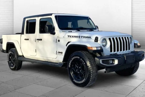 White 2023 Jeep Gladiator Texas Trail 4x4 for sale in Kansas City, MO