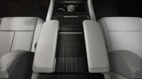 More photos of 2026 Jeep Grand Wagoneer GRAND WAGONEER L 4X4 at Cable Dahmer Chrysler Dodge Jeep Ram of Kansas City, MO