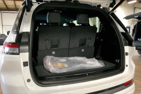 More photos of 2026 Jeep Grand Cherokee GRAND CHEROKEE L LIMITED RESERVE 4X4 at Cable Dahmer Chrysler Dodge Jeep Ram of Kansas City, MO