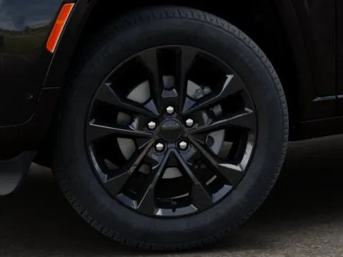 More photos of 2026 Jeep Grand Cherokee GRAND CHEROKEE L LIMITED RESERVE 4X4 at Cable Dahmer Chrysler Dodge Jeep Ram of Kansas City, MO