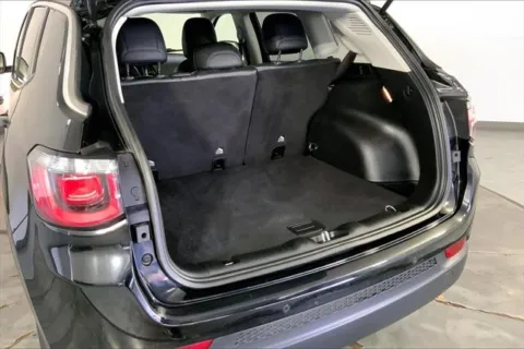 More photos of 2021 Jeep Compass Limited 4x4 at Cable Dahmer Chrysler Dodge Jeep Ram of Kansas City, MO