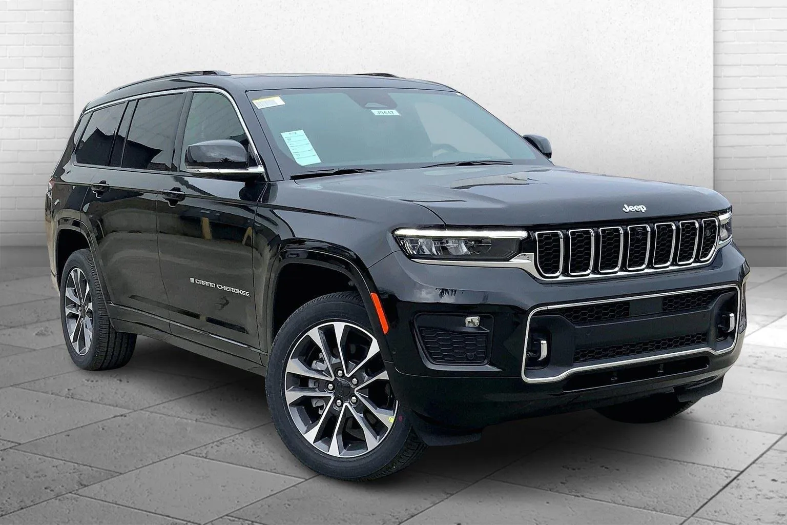 Black 2025 Jeep Grand Cherokee GRAND CHEROKEE L OVERLAND 4X4 for sale in Kansas City, MO