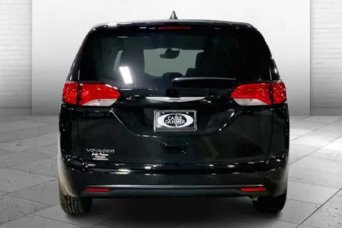 More photos of 2025 Chrysler Voyager LX at Cable Dahmer Chrysler Dodge Jeep Ram of Kansas City, MO